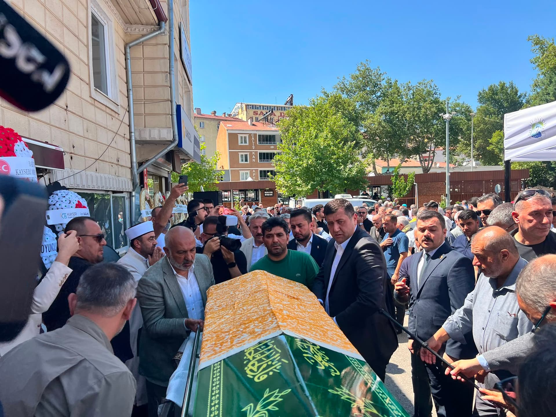 Eski Yahyalı Belediye Başkanı Esat Keskinkılıç’ın eşi Hayriye Keskinkılıç toprağa verildi