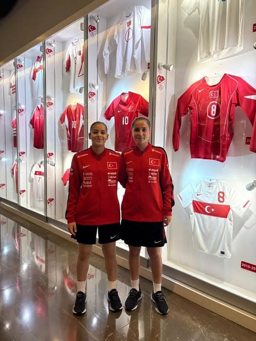 Kayseri Gençlerbirliği’nden Hazal ve Ayşe U17 Millî Takımı kampına seçildi