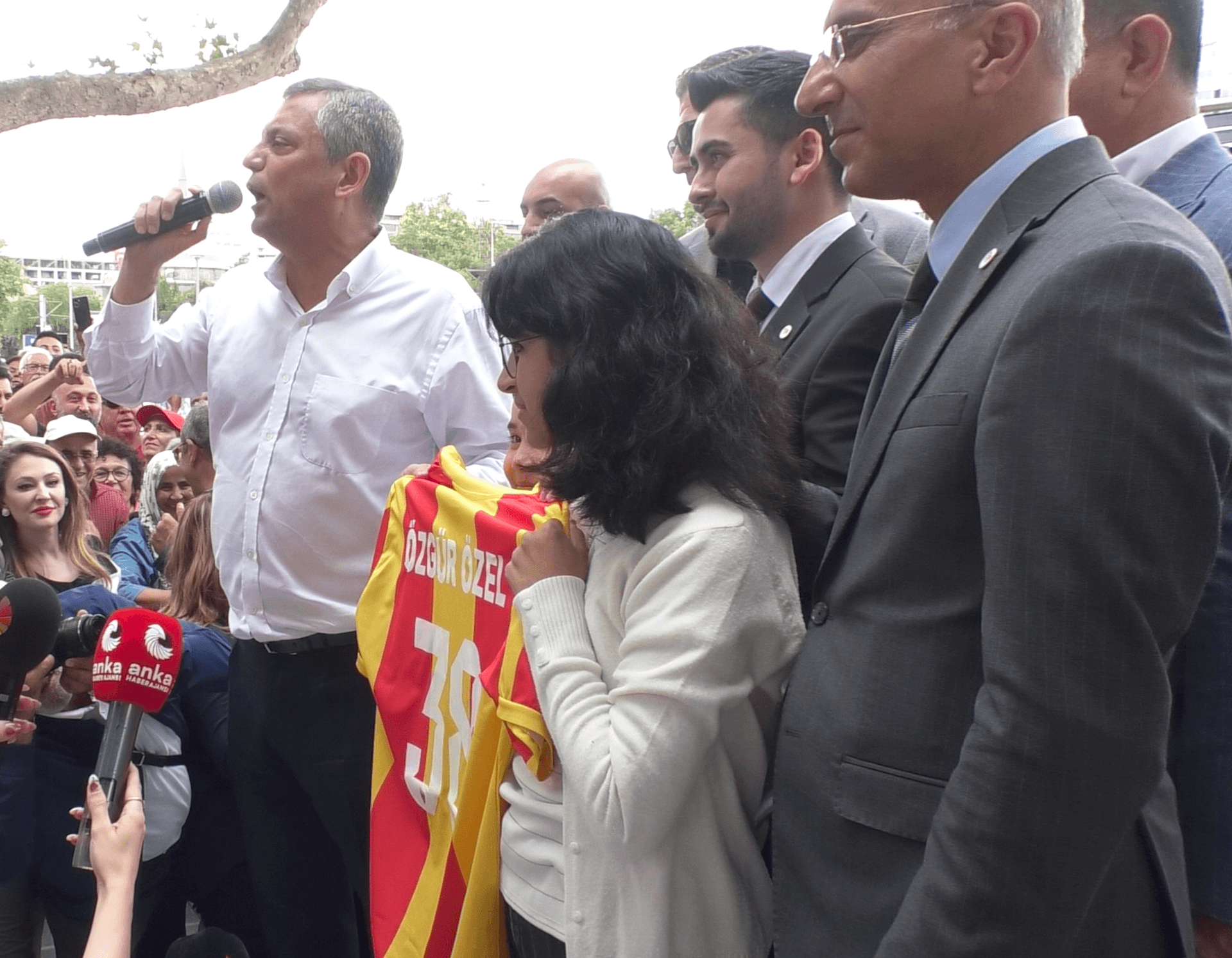 Özgür Özel, “Kayserisporlulara başarılar diliyorum”