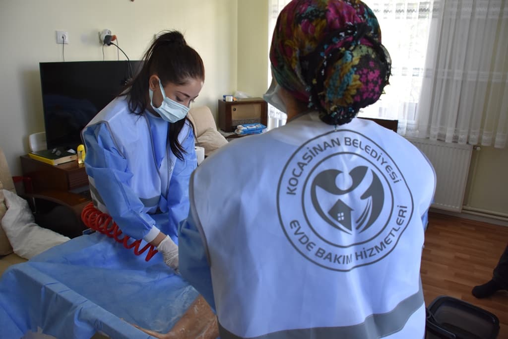 Kocasinan’ın “evde bakım” hizmeti yüzleri güldürüyor
