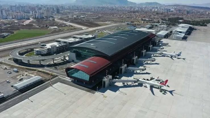 Rusya’dan kalkan yolcu uçağı Kayseri’ye acil iniş yaptı