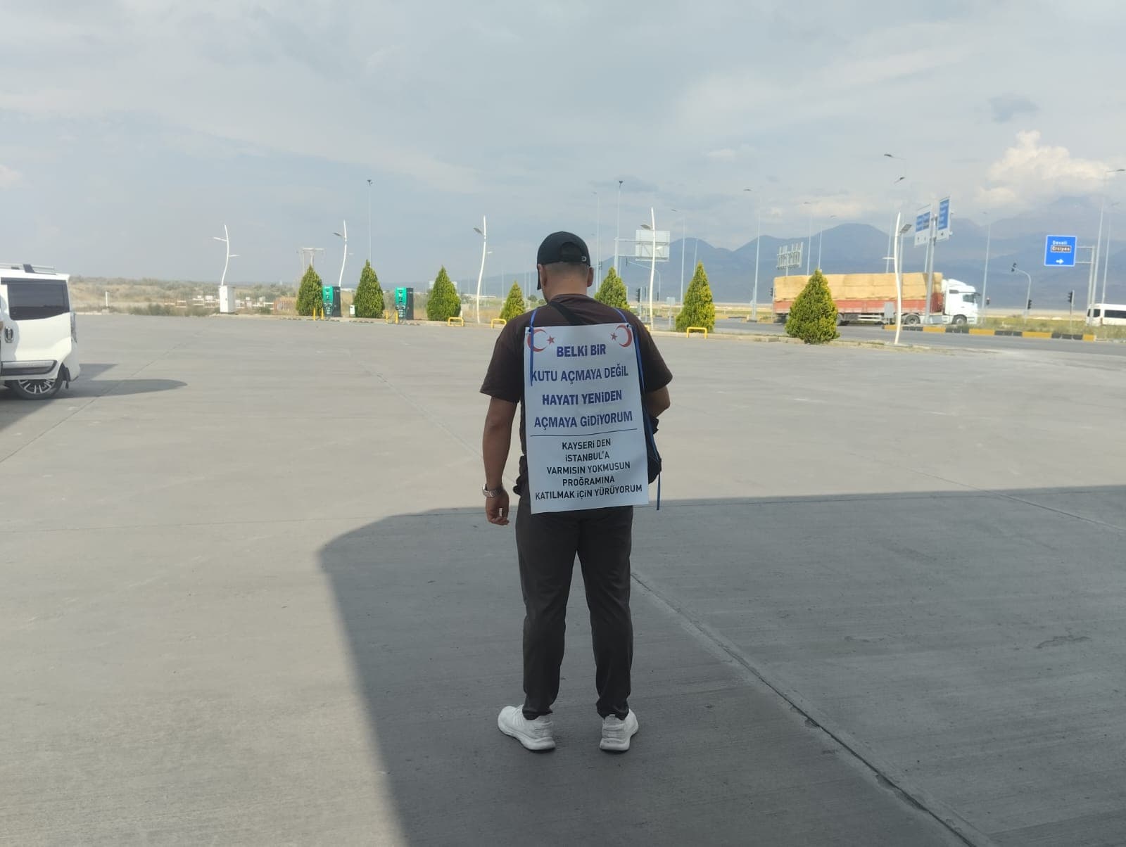 31 yaşındaki genç yarışma için Kayseri'den İstanbul’a kadar yürüdü
