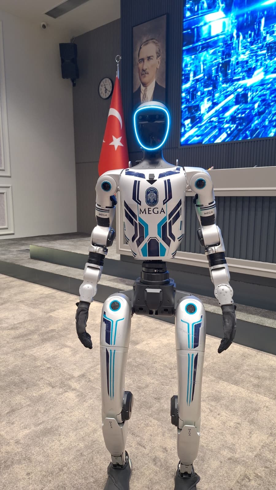 Kayseri’de ilk kez bir robot belediyede işe başladı