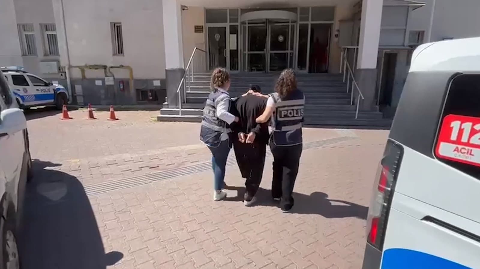 Kayseri’de hırsızlık suçundan aranan kadın yakalandı