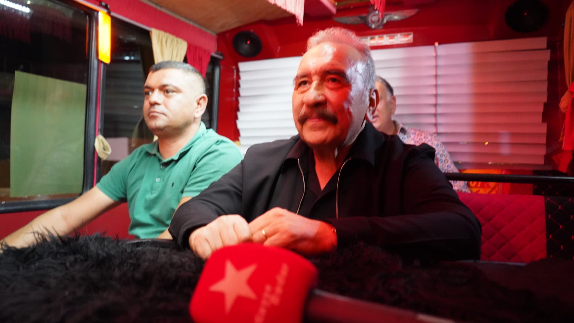 Ünlü sanatçı Ümit Besen, “45 yıldır Kayseri’deki gibi bir coşku görmedim”