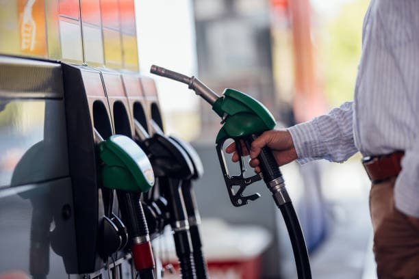 Benzine 3,20 lira zam geliyor