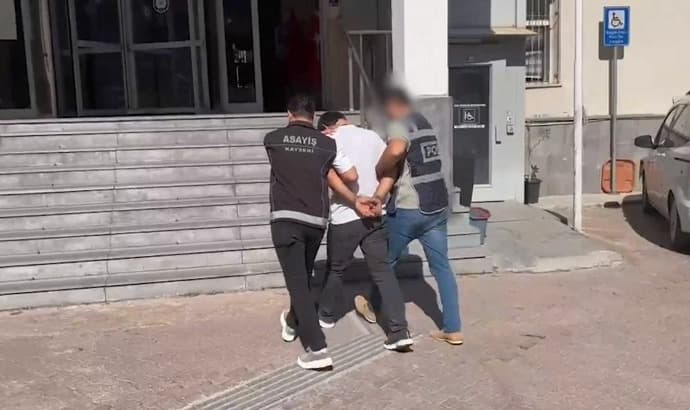 2 farklı suçtan 15 yıl hapis cezasıyla aranan firari yakalandı