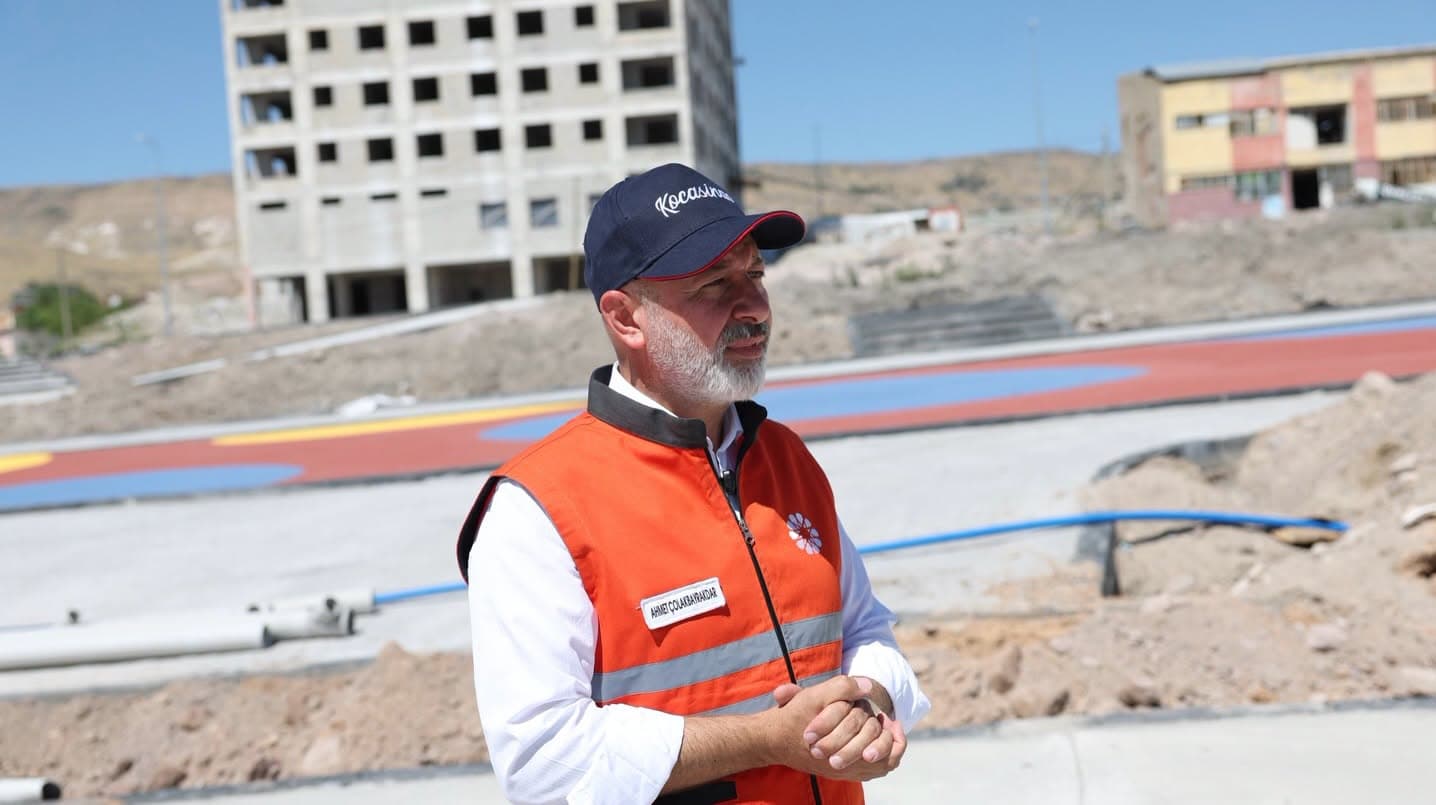 Başkan Çolakbayrakdar, “Erkilet’te 20 bin metrekarelik parkta sona gelindi”
