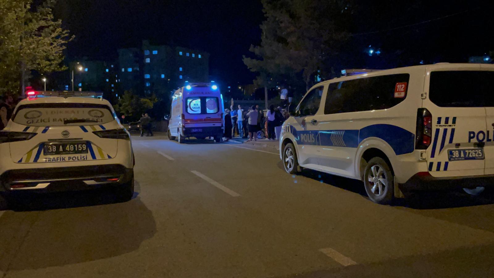 Çocuklar arasında çıkan bıçaklı kavgada 1'i ağır 3 kişi yaralandı