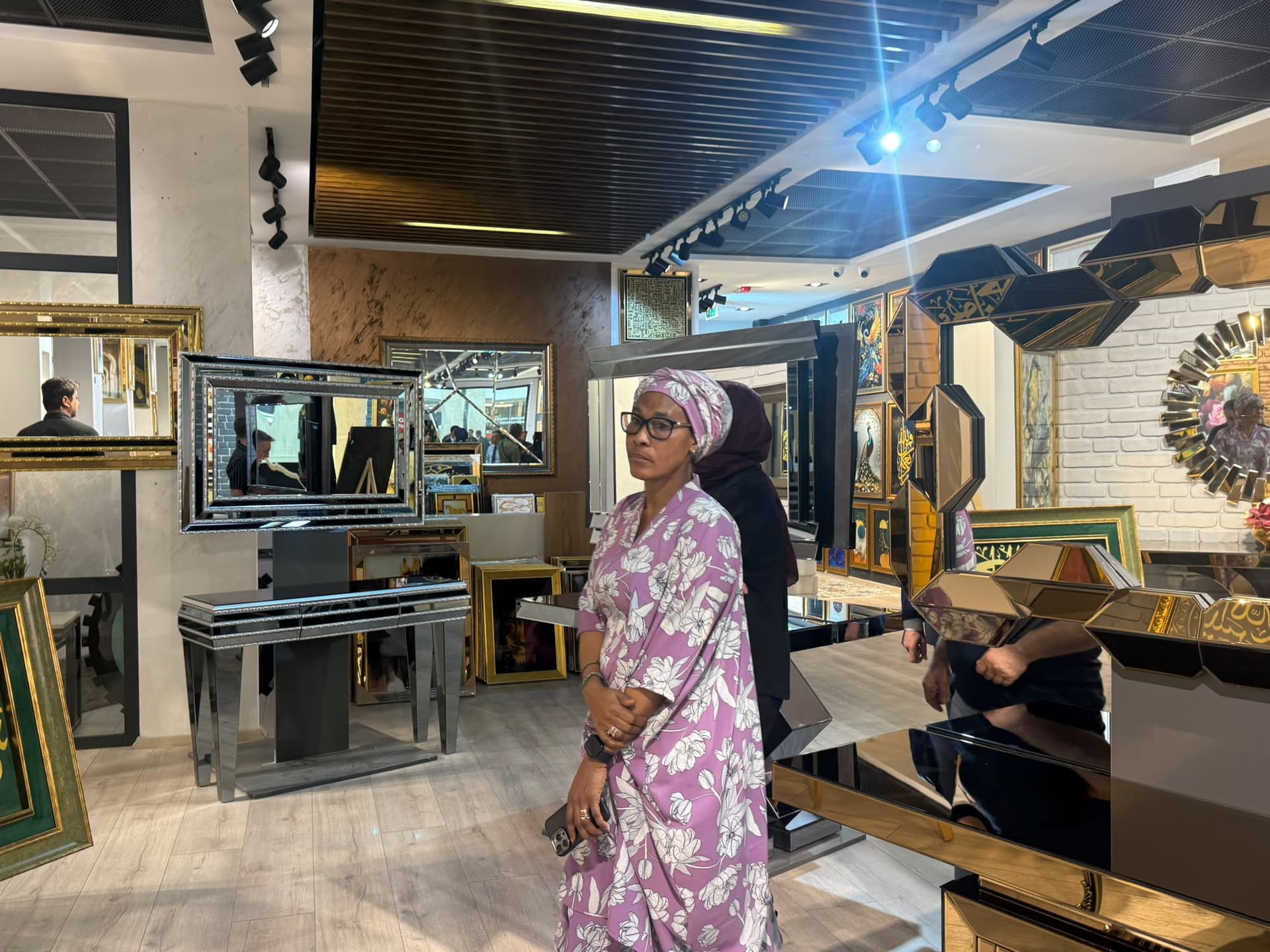 Gambiya First Lady’si alışveriş için Kumssmall AVM’yi tercih etti
