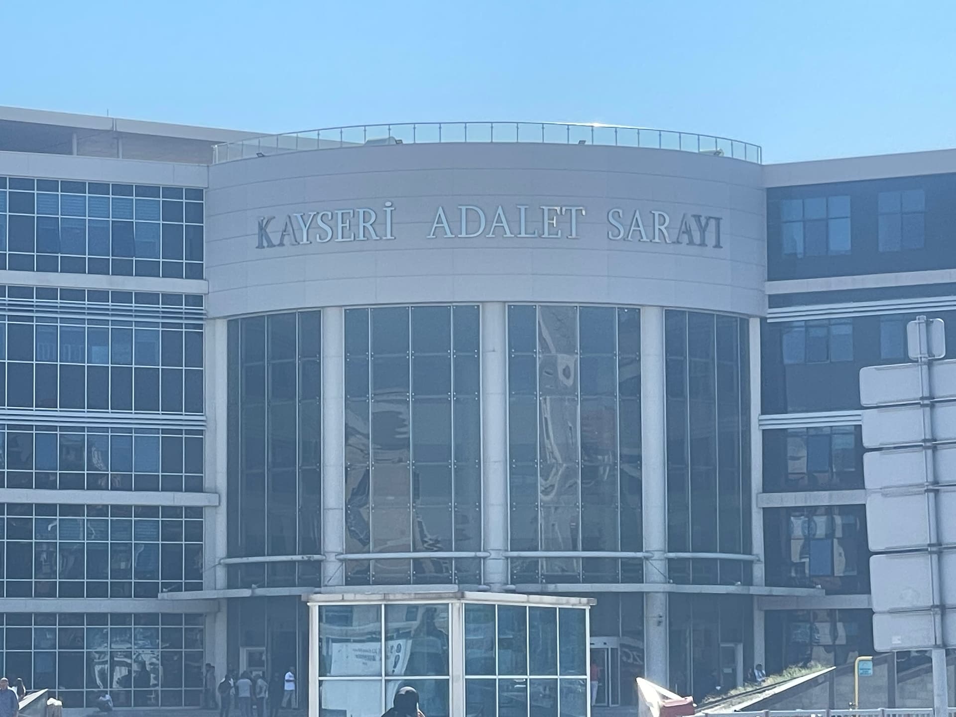 Uyuşturucu ticaretiyle yargılanan sanık 10 yıl hapis cezasına çarptırıldı