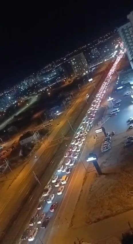 Doğal gaz çalışması Hulusi Akar Bulvarı'nda trafiği kitledi