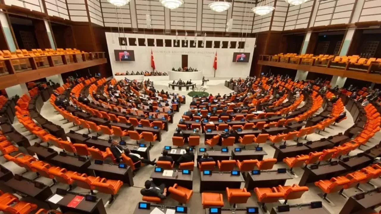 Kabine toplanıyor: Gündem fon soruşturması