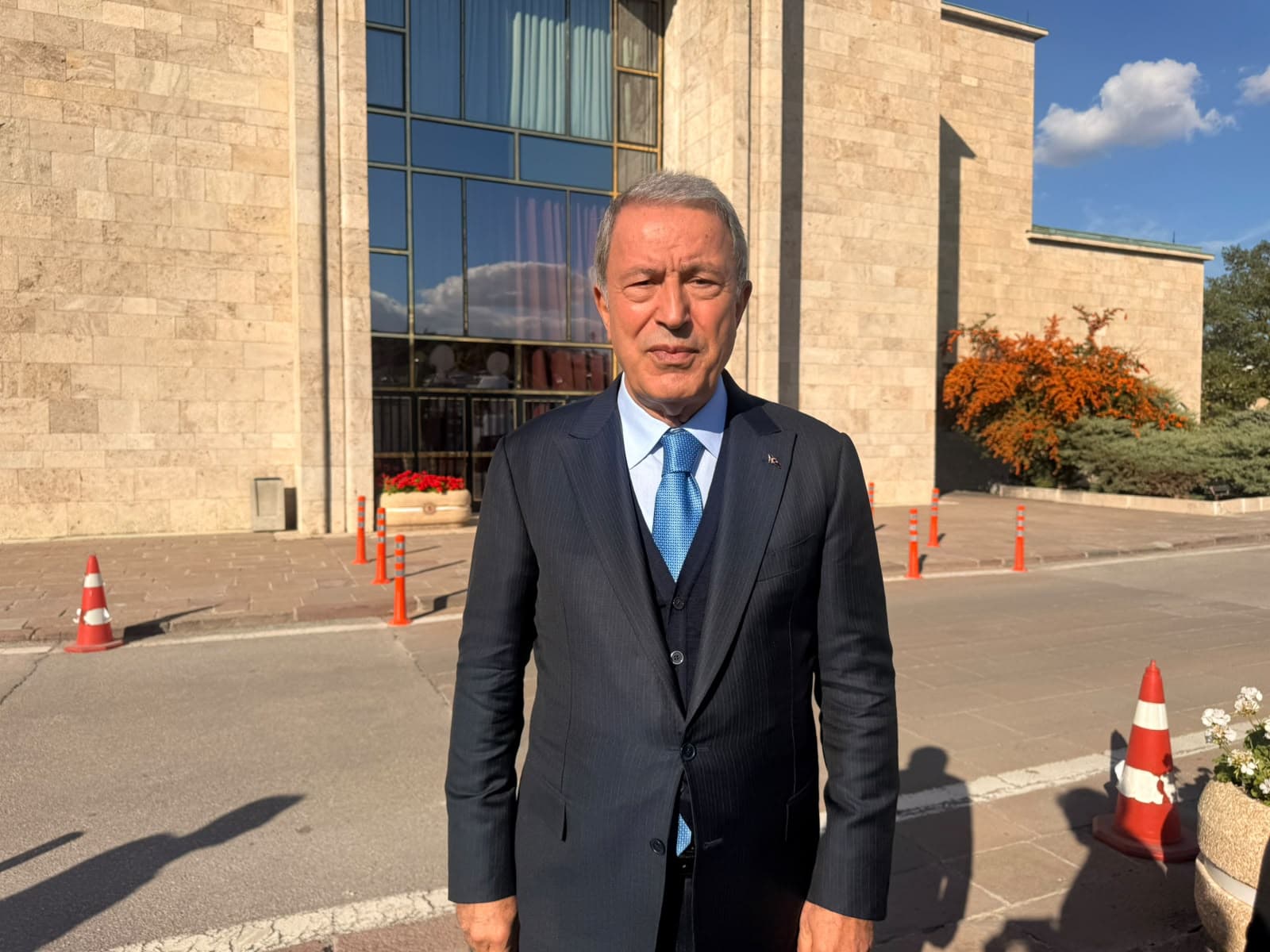 Hulusi Akar’dan çerçeve yasa açıklaması: Terörü ve teröristi unutmadan bir an önce çözümü getireceğiz