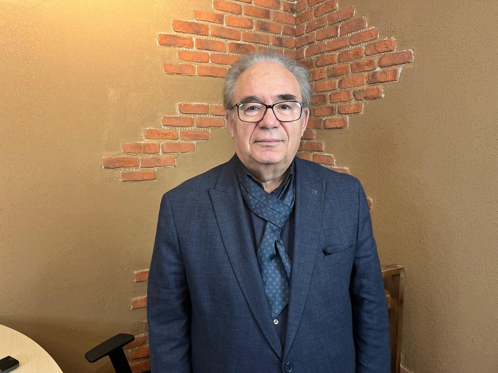 Ekonomist Uzunoğlu, “Devalüasyonu ne kadar ertelersek o kadar büyük bedel öderiz”