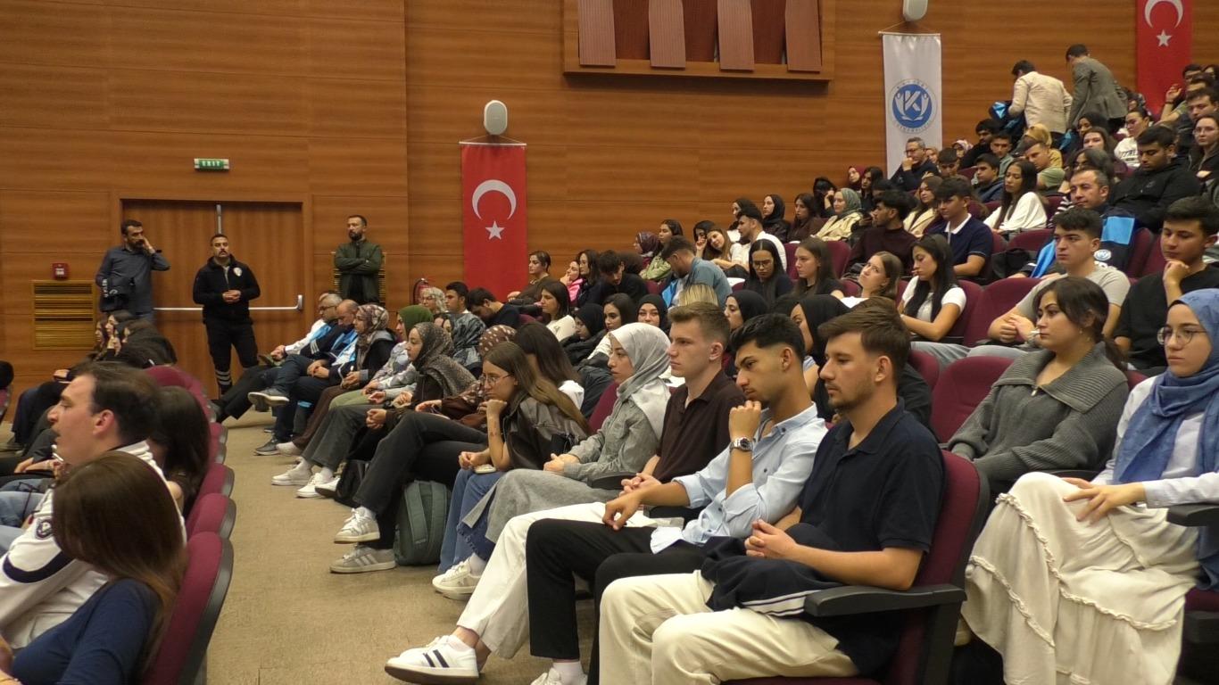 Hulusi Akar, KAYÜ’de akademik yılı açılış dersi verdi