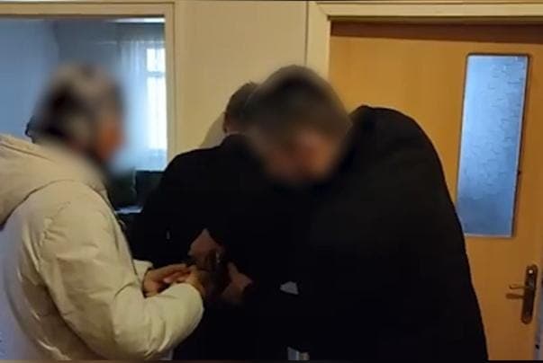 10 ayrı aranma kaydı bulunan firari yakalandı