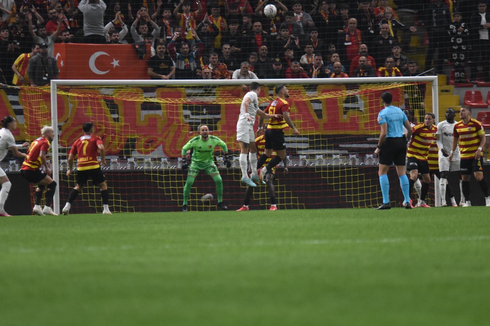 Kayserispor ilk 8 maçta 3 gol, son 3 maçta 4 gol yedi