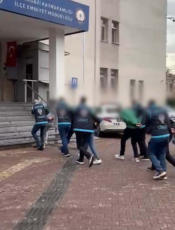 Oto tamircisindeki silahlı saldırı olayında 5 şahıs yakalandı, 3’ü tutuklandı